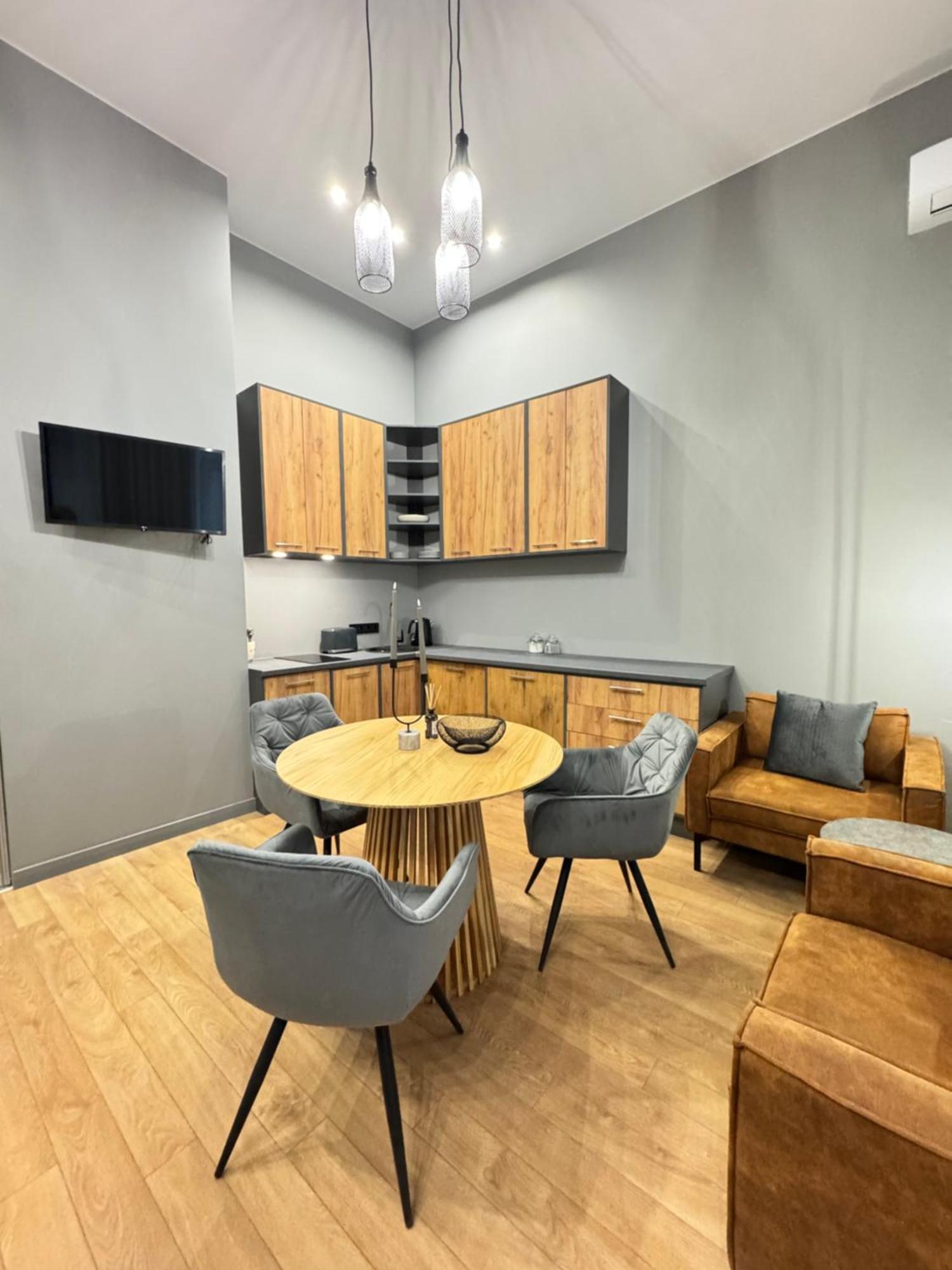 Evis Ltd 4 Apartment *